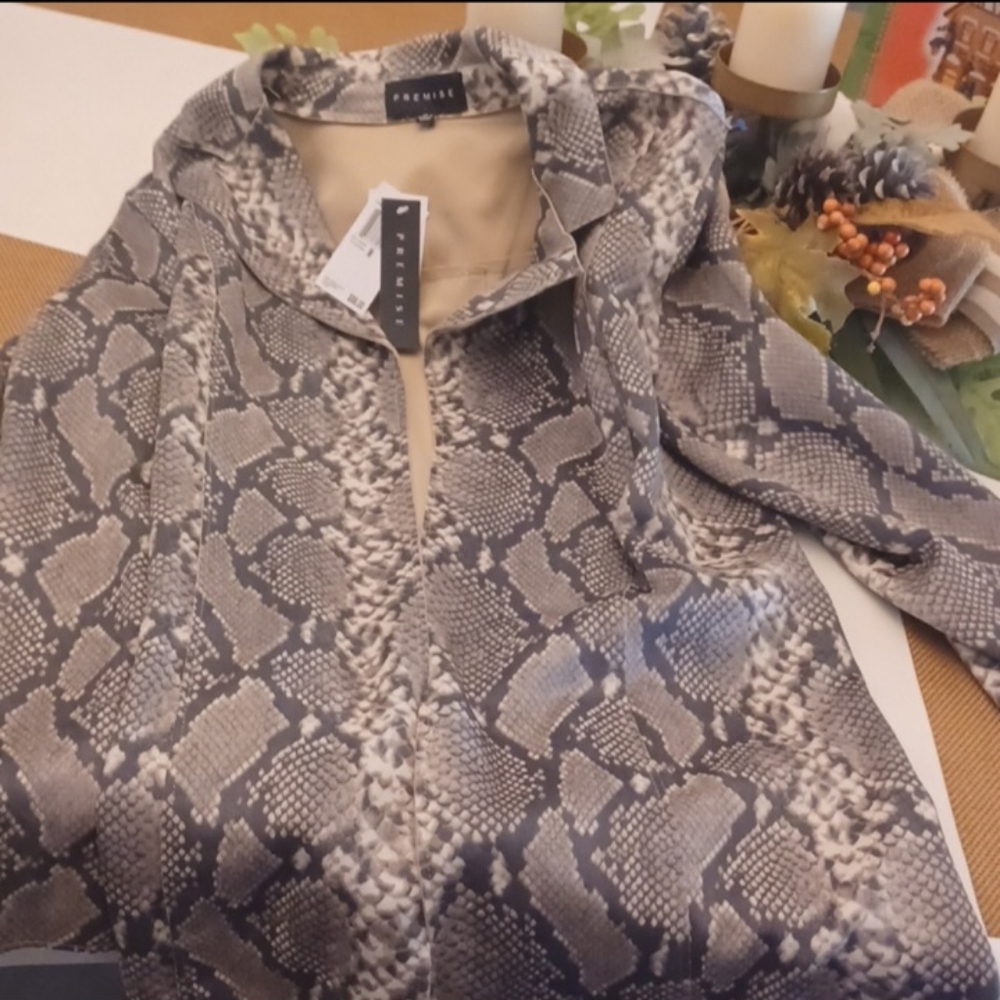 Women Coat prmise new